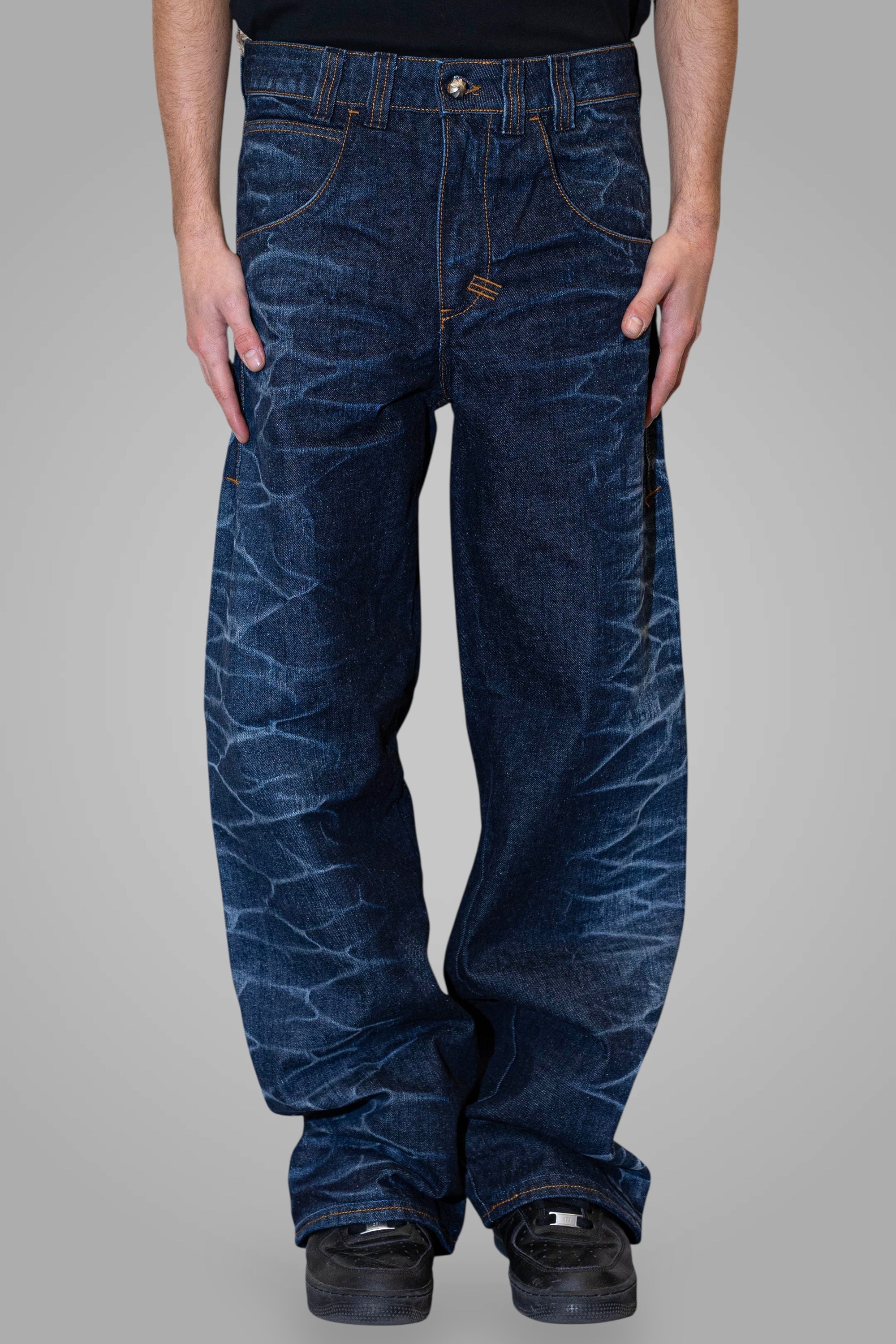 KARMINE TAILWARD// KOROMODAKO JEANS