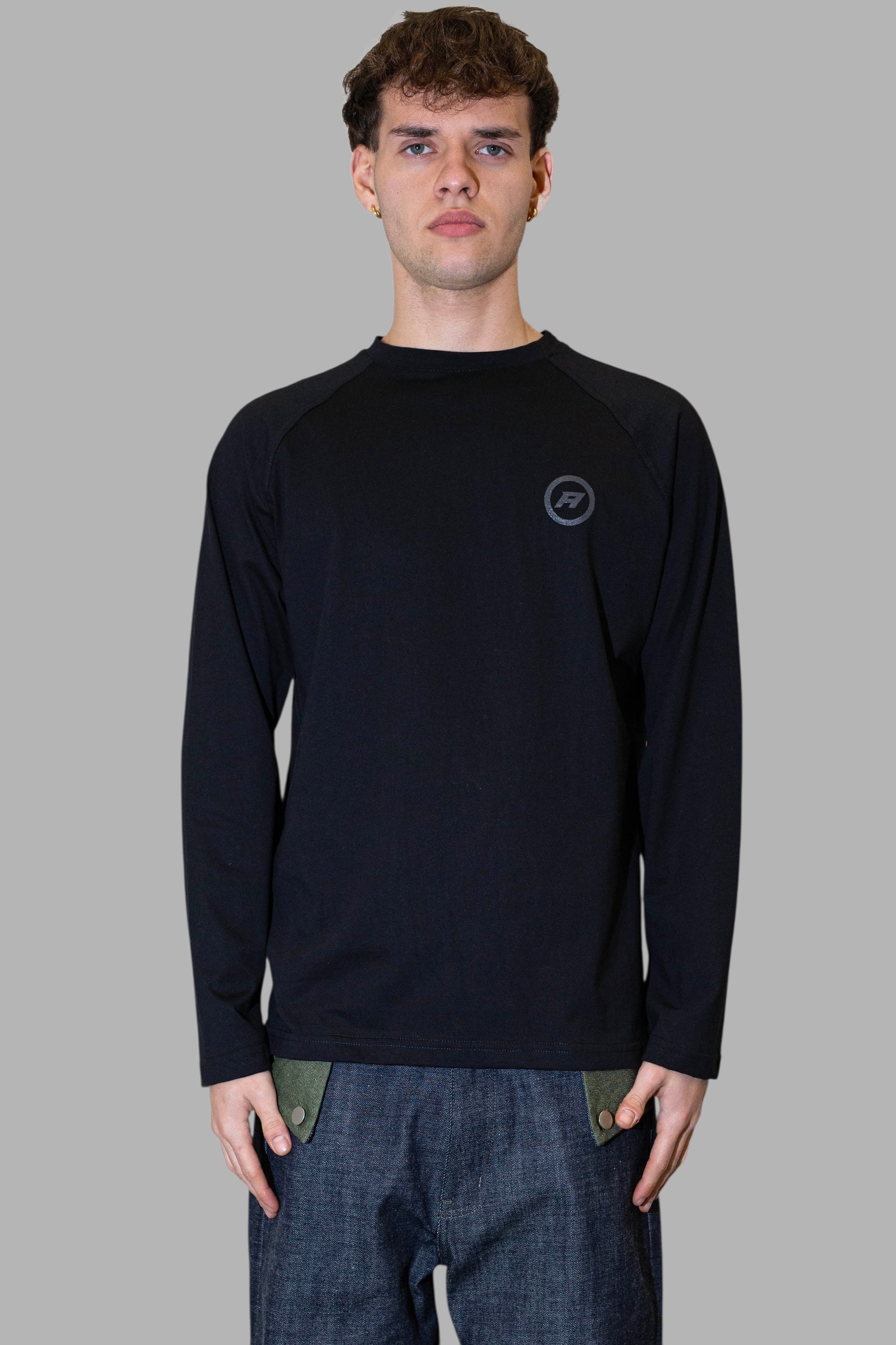 ANOTHER ONE - BASIC LONGSLEEVE-NERA